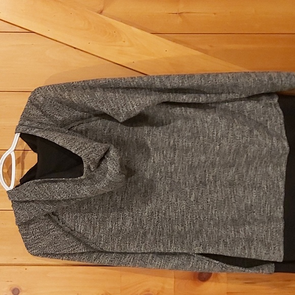 Nice sweater - Picture 3 of 4